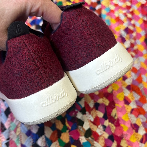 Women’s Allbirds Burgundy Sneakers Size 5 Navy Trim - Picture 5 of 7